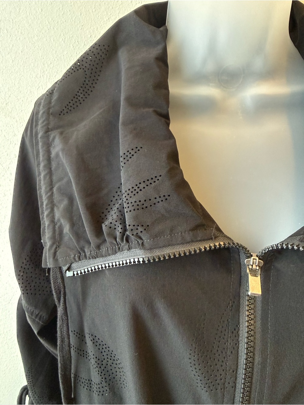 Nanette Lepore Black Perforated Zip Front Jacket Ruched Sleeves Medium